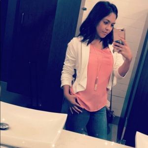 Meet your Posher, Prisila